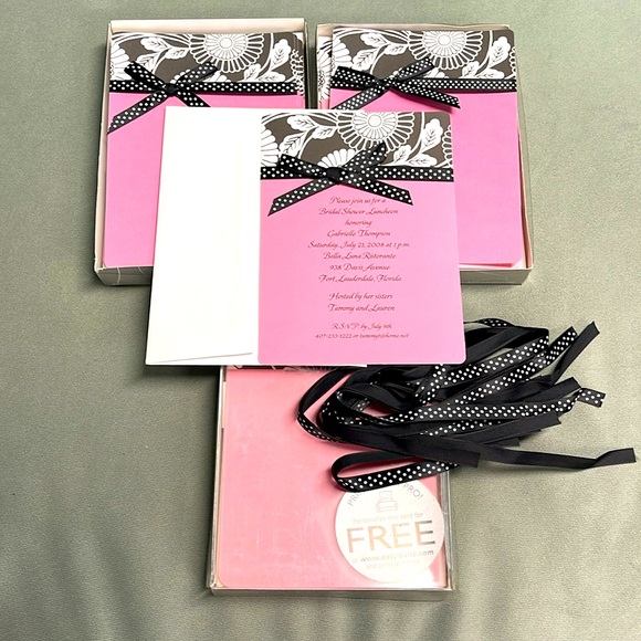 BNIB VINTAGE MODERN FLORAL & PINK PANEL INVITATIONS WITH POLKA RIBBONS 3 SETS/30 - Picture 2 of 8